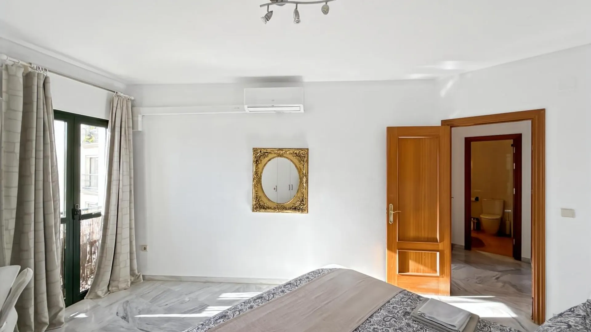 Exclusive Malaga Apartments With Cathedral Views And Auto Check-In Španělsko