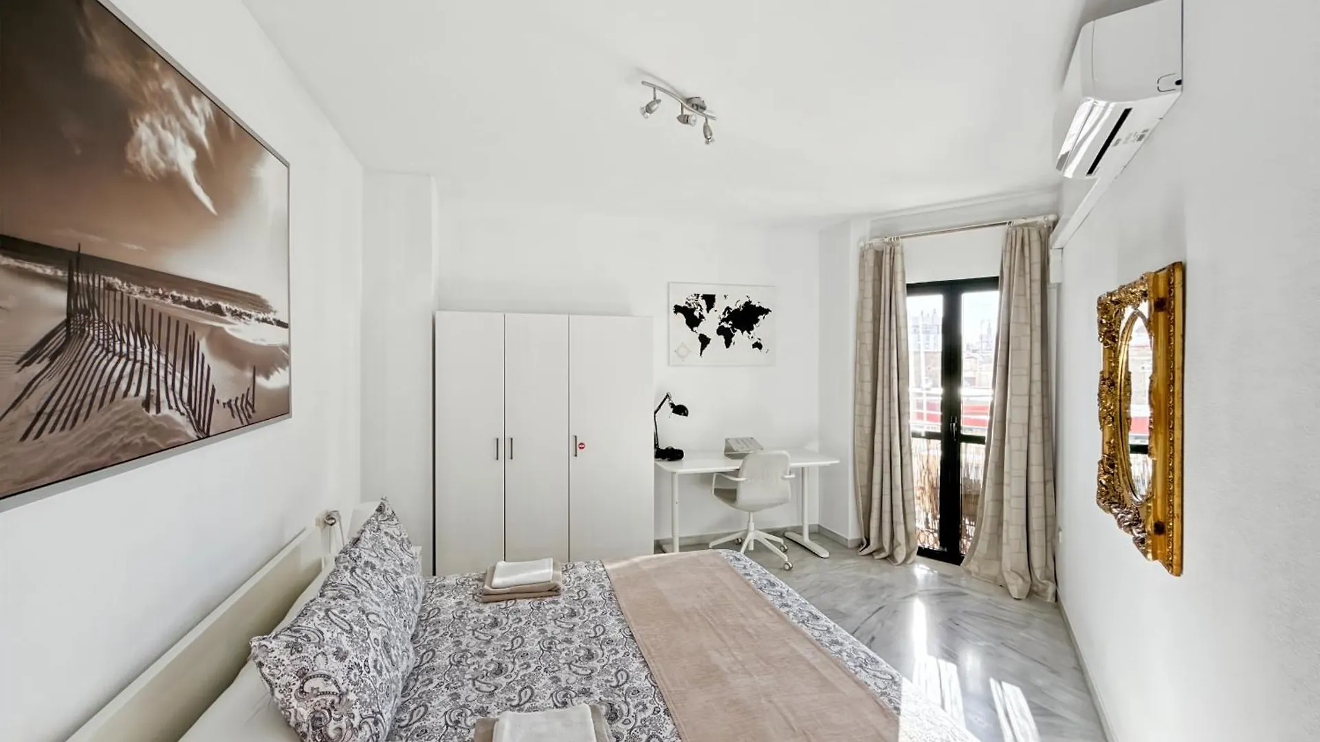Exclusive Malaga Apartments With Cathedral Views And Auto Check-In